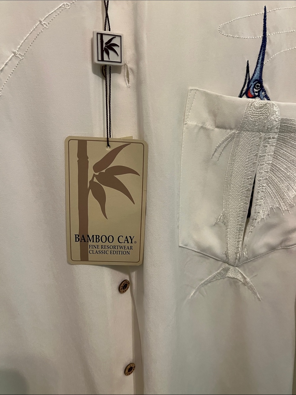Men's Off White Short-Sleeve Button-Down Shirt with Subtle Embroidery - Picture 3 of 9